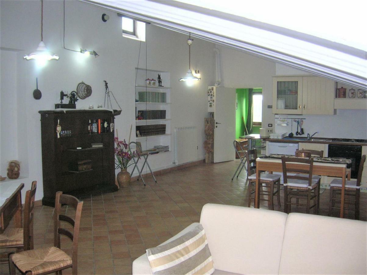 Mansarda Viti - Sguardo Su Frontone - Apartment Exterior foto