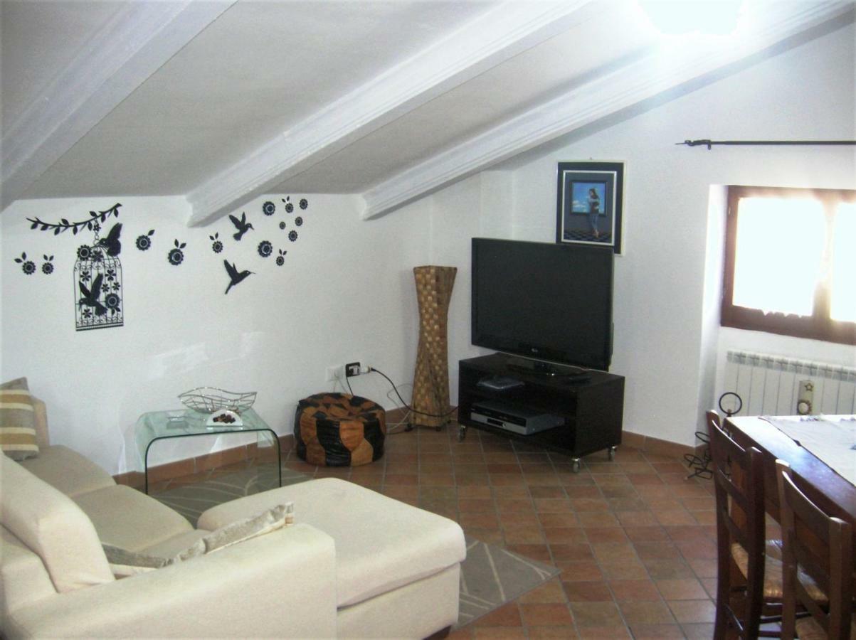 Mansarda Viti - Sguardo Su Frontone - Apartment Exterior foto